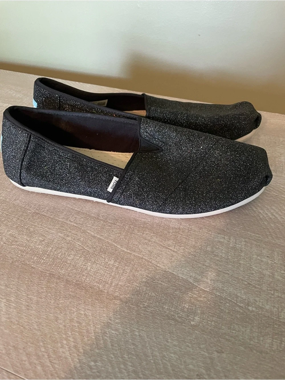 TOMS Classic black Sparkle SLIP-ON Flats 9.5w Comfort shoe Premium Style glitter